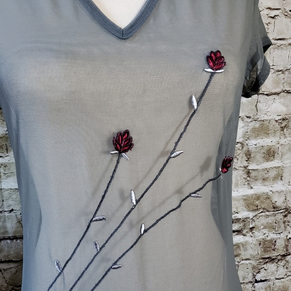 Express gray nylon flower top - Picture 2 of 5